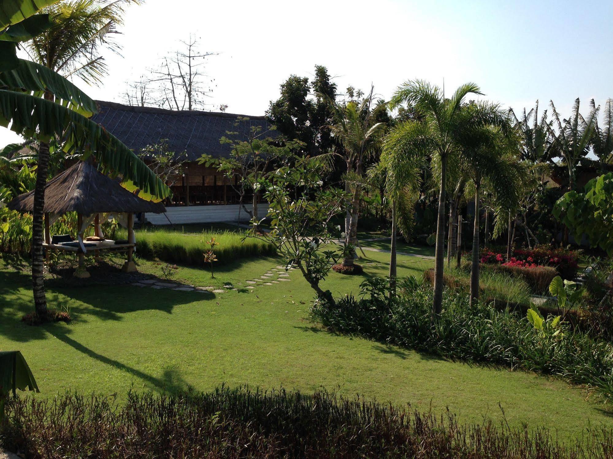 Ekas Breaks Hotel Exterior photo